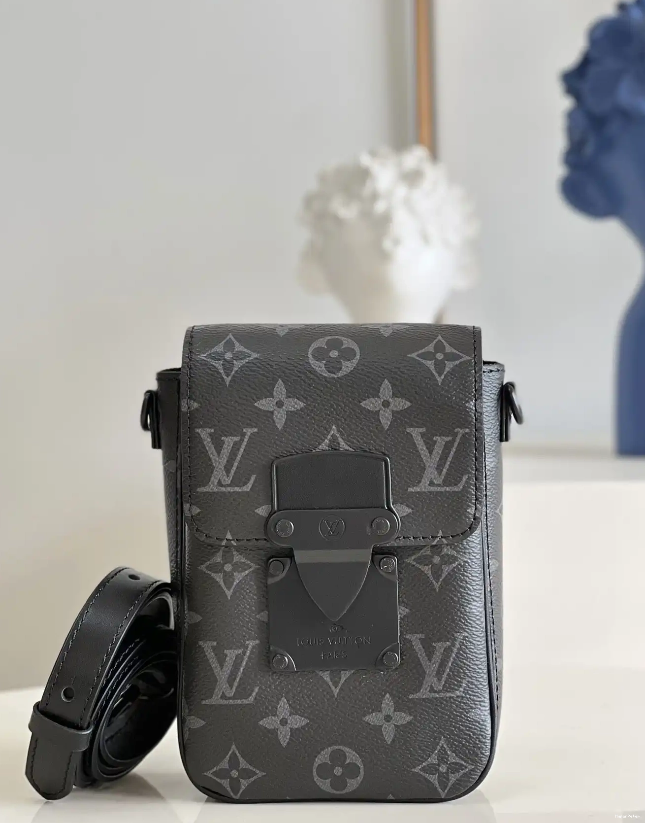VUITTON WALLET S-LOCK LOUIS WEARABLE VERTICAL 0610